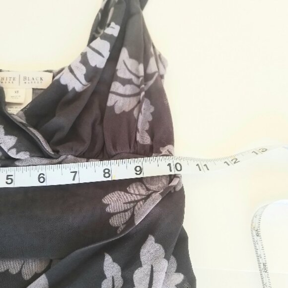 WHITE BLACK HOUSE Elegant Floral Blouse - Size XS - Picture 7 of 7